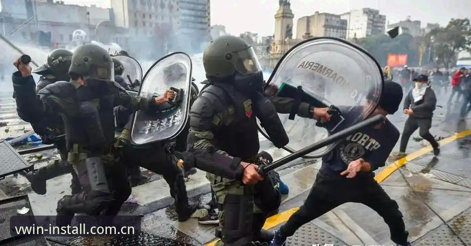 资深球迷分享：从德赢体育平台看世界杯安保巨变，英警员锐减背后的门道